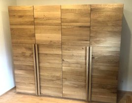 Schrank - Massivholz 