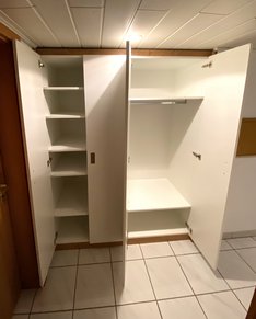 Einbauschrank - Weiß Holzblenden