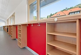 Aufbewahrungsfächer und Garderobe