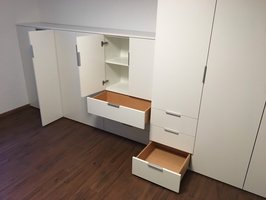 Wandschrank und Kommode