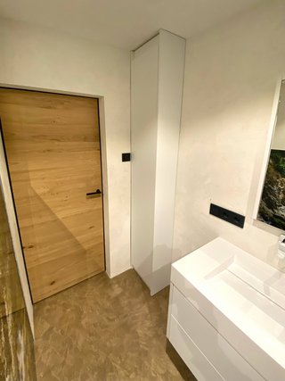 Badezimmer - Wasserfalltapete - Eckschrank